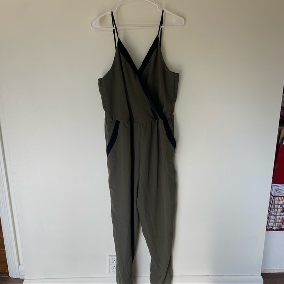 Bar III green sleeveless v-neck jumpsuit romper size XL - Picture 8 of 14